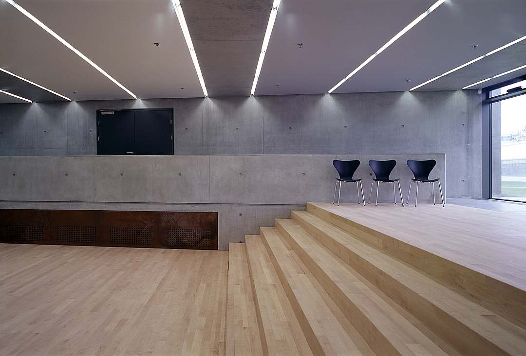 Istak - reception