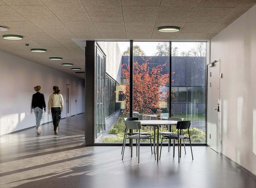 Inde og ude smelter sammen i arkitekturen