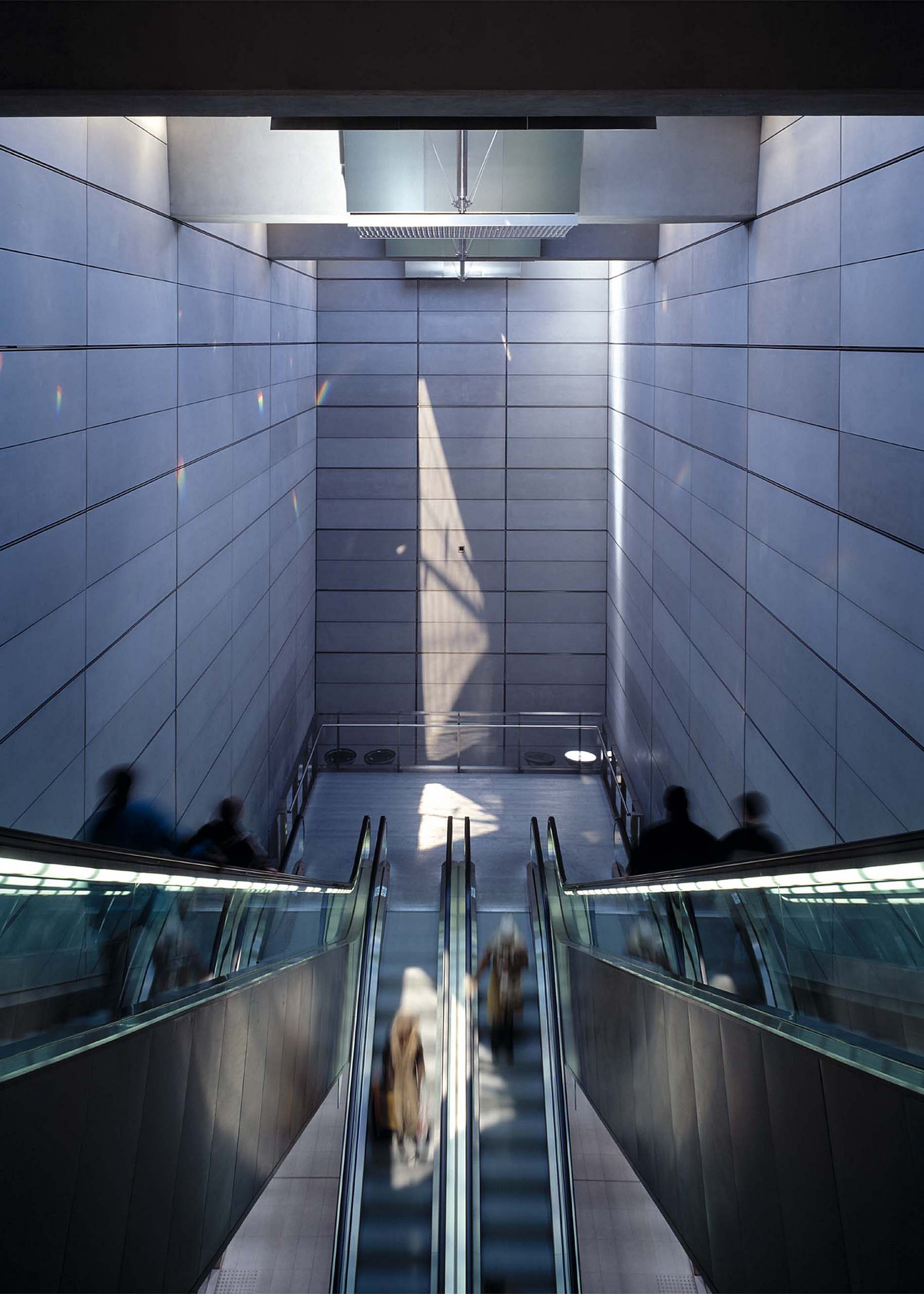 Rolltreppe und Oberlicht der Kopenhagener Metro
