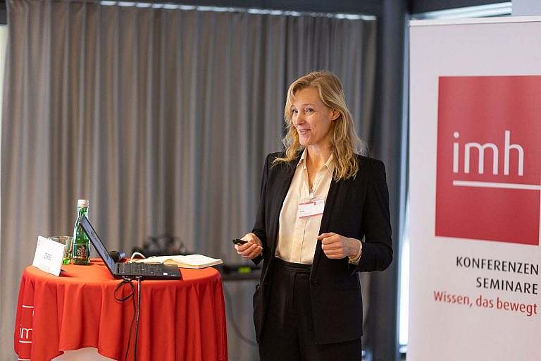 Janina Zerbe über nachhaltige Schularchitektur auf der imh-Konferenz