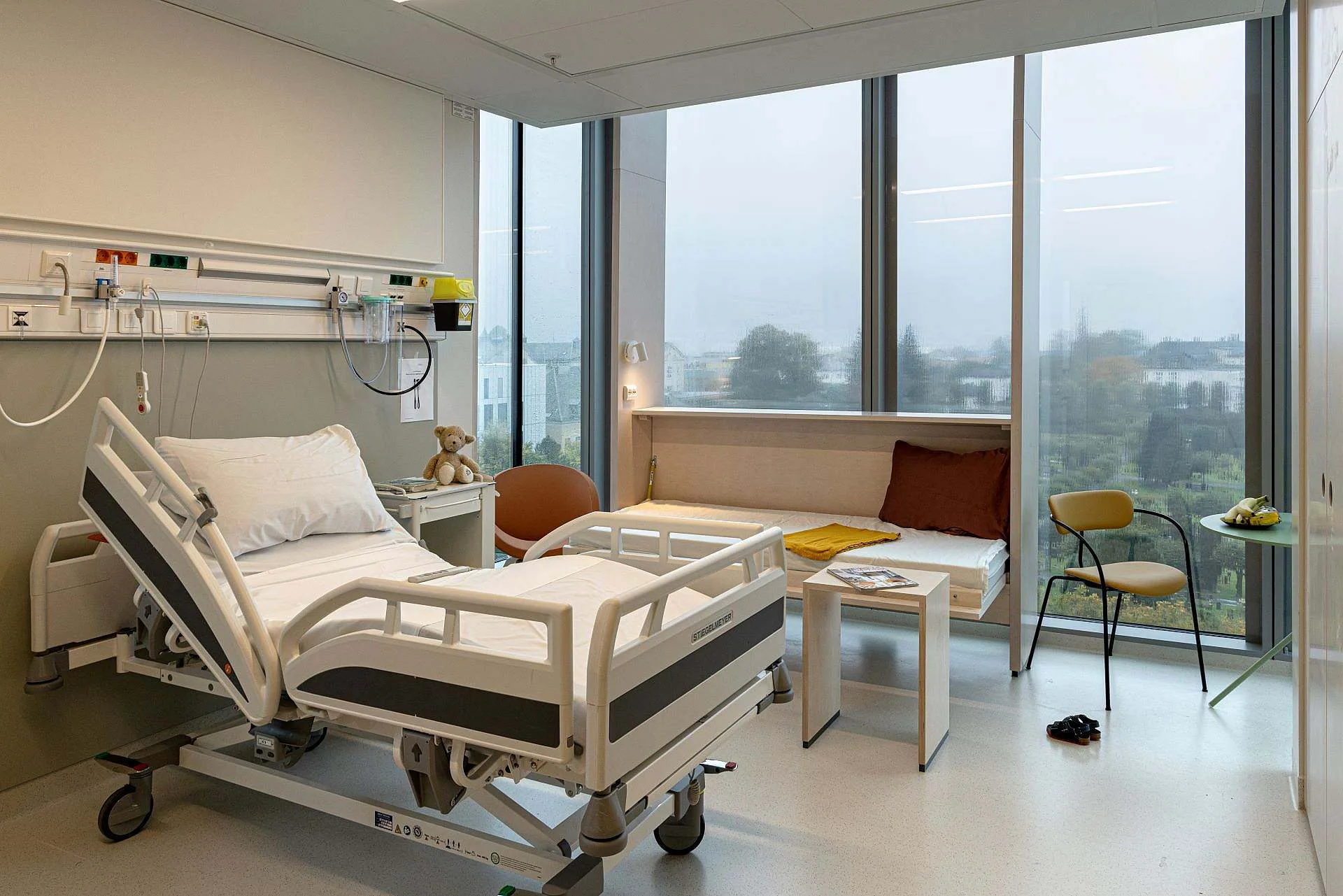 Glassblokkene II patient room - health architecture with a human face