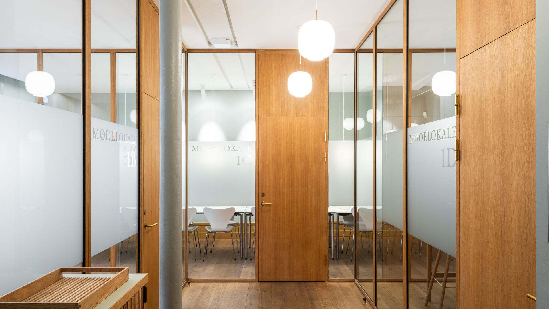 City and Harbour meeting room glass printing